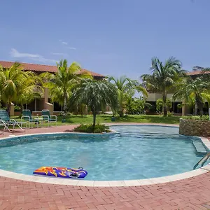 Family-flexication-friendly Villa, Few Steps From Eagle Villa